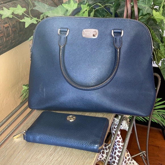 Michael Kors Handbags - Michael Kors Handbag/Wallet